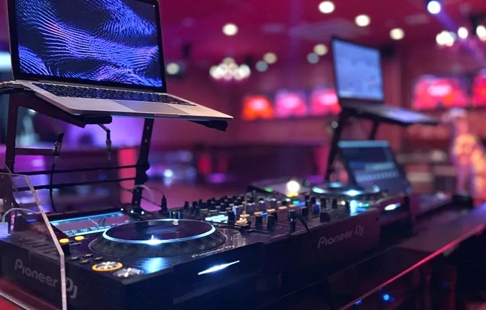 THE CLUB FORWARD JOSHIDAIの店内・ホスト写真_4