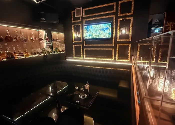 Guild -Since you…presents 俺だけがホストで異世界生活-の店内・ホスト写真_4